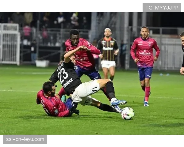 通讯：一座城市的期待——朗斯重回欧冠轨道背后的社区力量